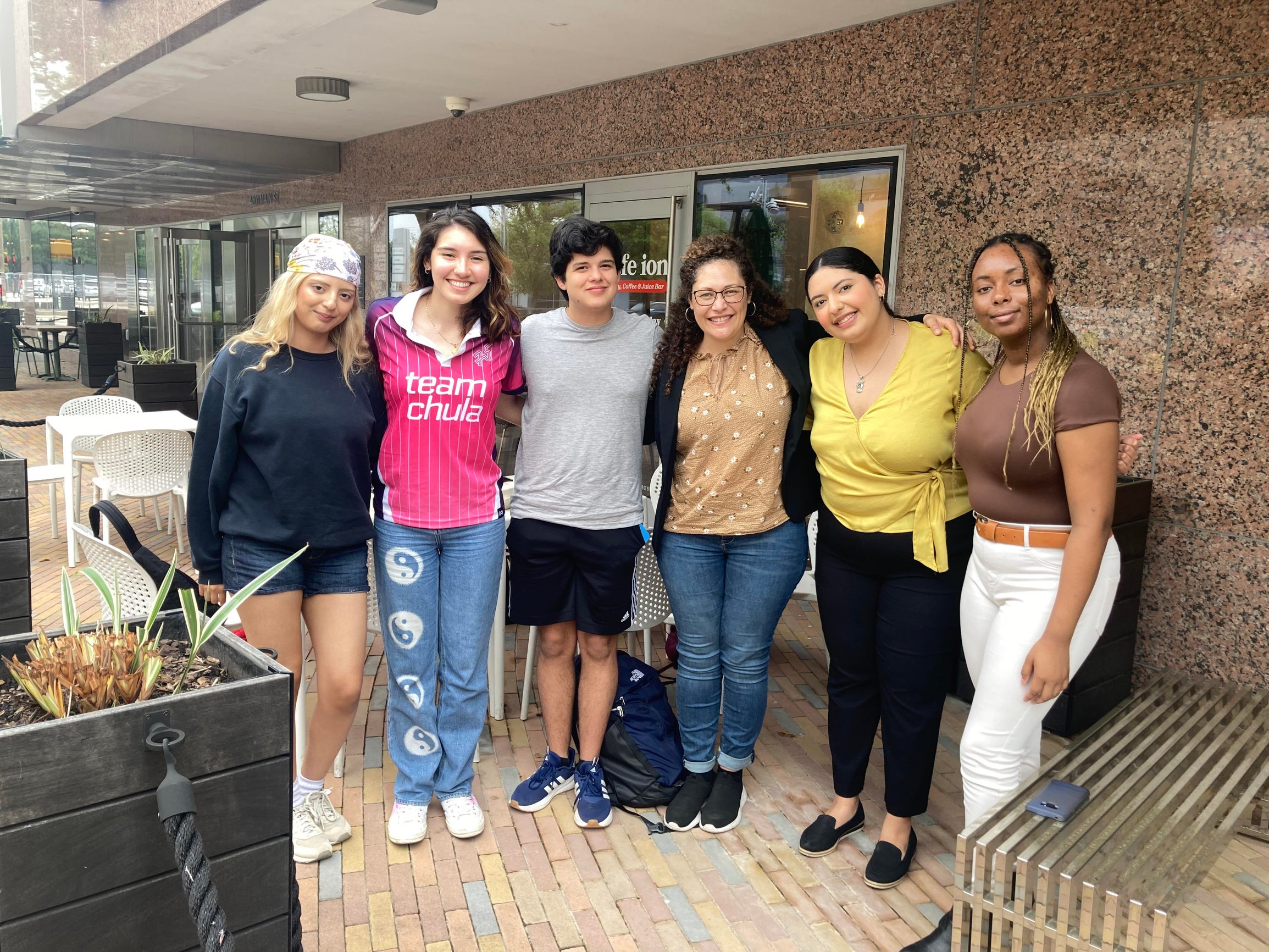 Azucena Castro with her students